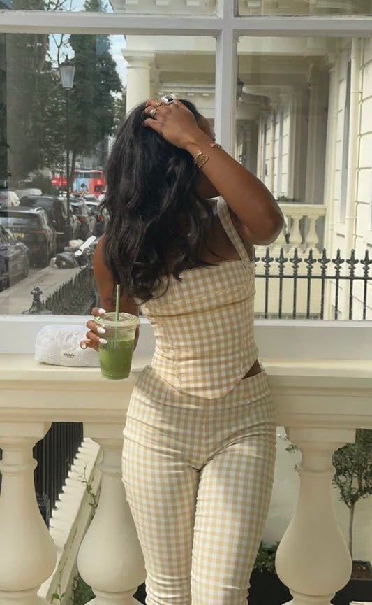 Matcha vs. Coffee: Which One’s Better for Your Glow-Up?