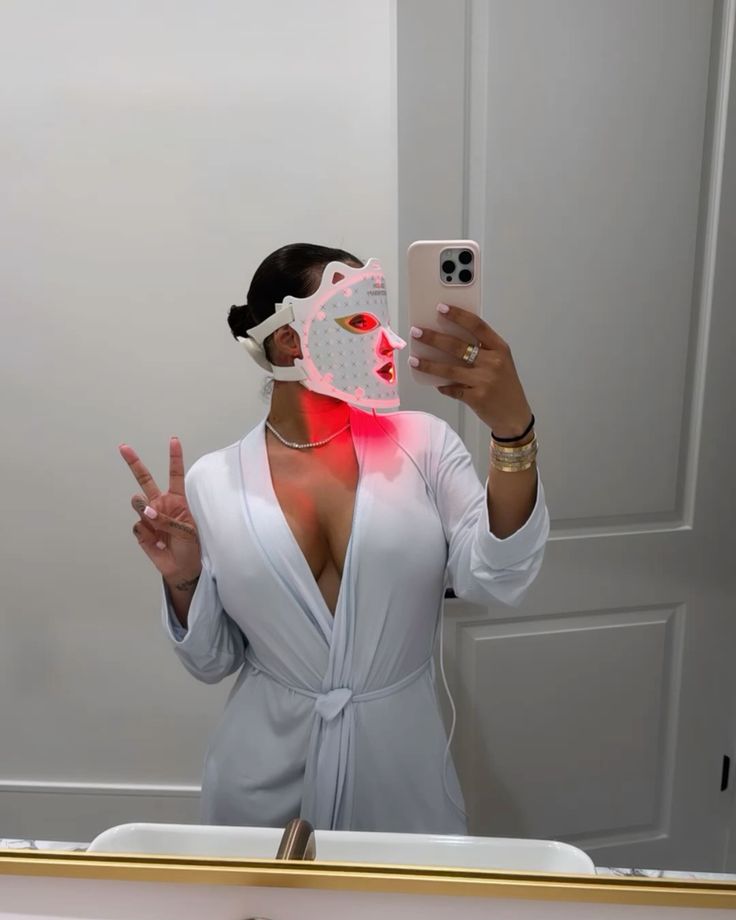 Red Light Therapy: The Glow-Up Your Skin (and Health) Has Been Waiting For